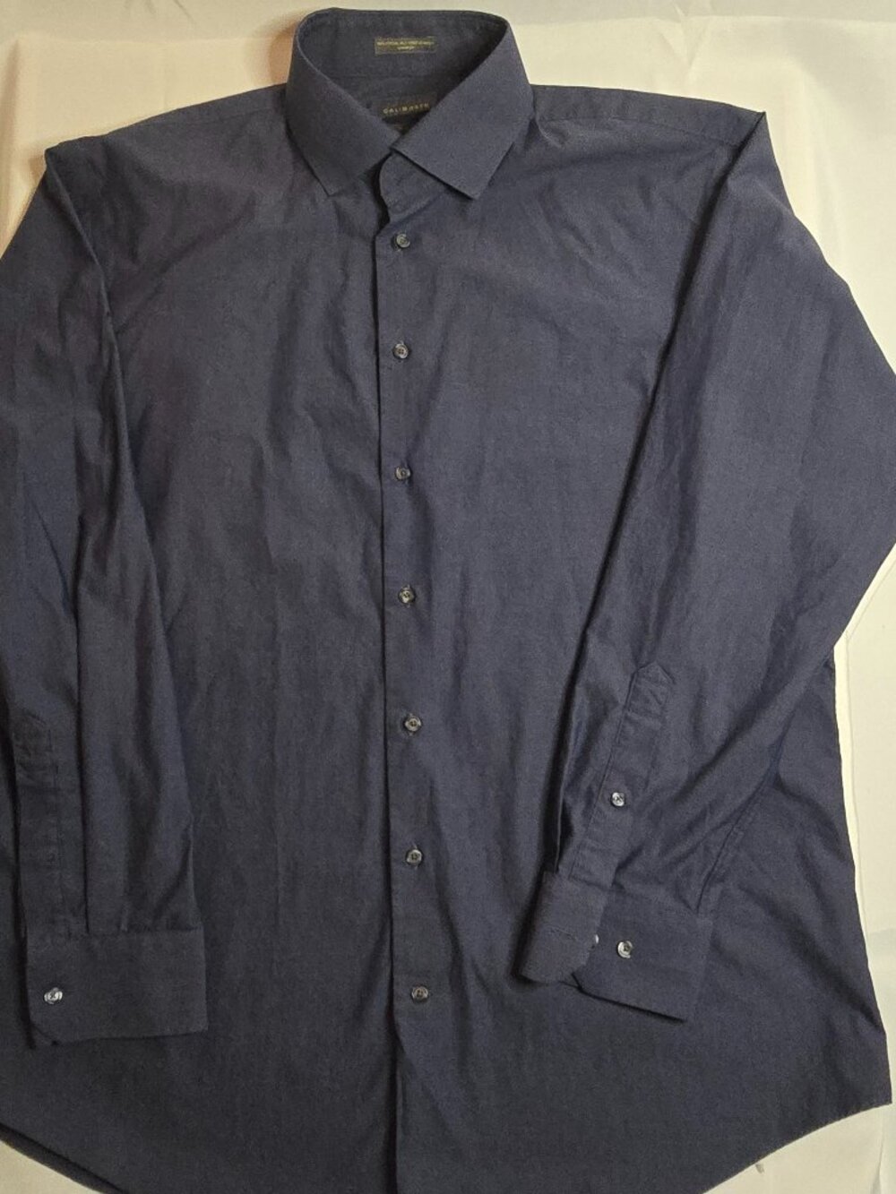 Calibrate Trim Fit 17 size light black Button-up Men's Shirt.
